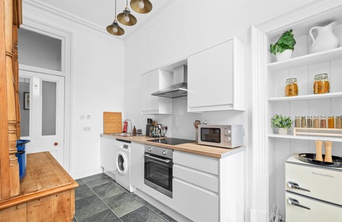 Montrose Apartment | Steeple View Apartment