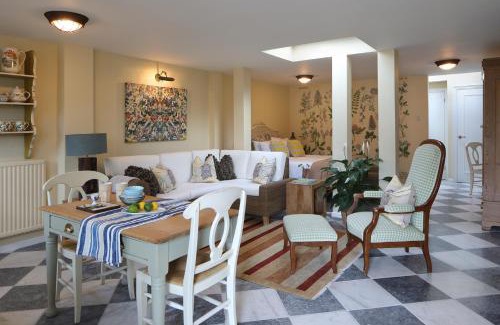 Redbrook Apartment | Steeple View - Romantic Wye Valley Country House Studio Apartment - Dog Friendly