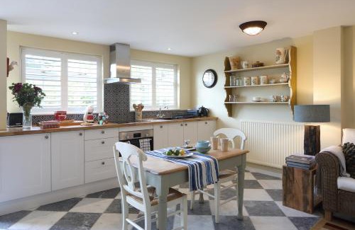 Redbrook Apartment | Steeple View - Romantic Wye Valley Country House Studio Apartment - Dog Friendly