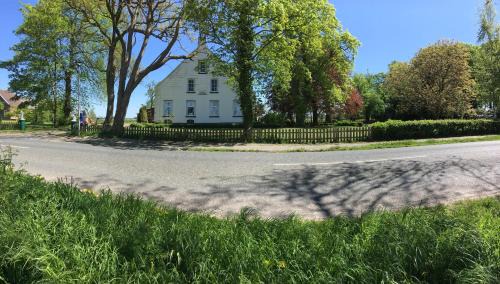 Bunderhee House | Steinhaus Hof