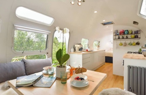 Aberfeldy House | Stella a Luxury vintage airstream #HighlandSpaces