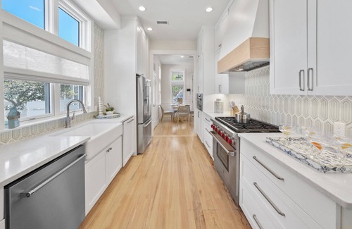 Sunnyside House | Stella By The Sea |Steps to Beach| Comm. Heated Pool, Beach Chairs, Tennis, Pickleball, Basketball