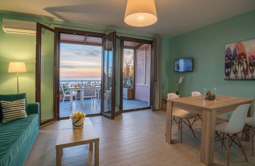 Mirthios Apartment | Stella in the Village Suites