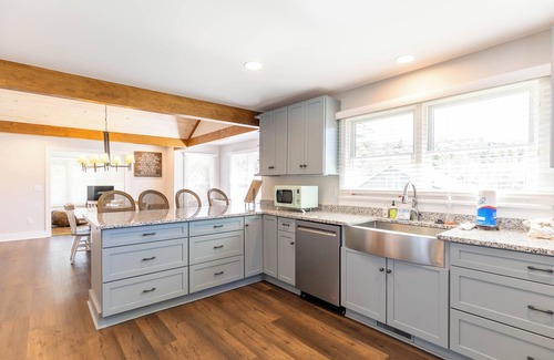 Blowing Rock House | Stella Maris: In-Town Blowing Rock Pet Friendly Updated Craftsman Bungalow