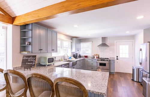 Blowing Rock House | Stella Maris: In-Town Blowing Rock Pet Friendly Updated Craftsman Bungalow
