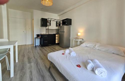 Les Baumettes Apartment | Stella Monte 2 AC WiFi 2 Pers