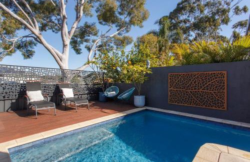 East Fremantle House | Stella Retreat - Townhouse with pool
