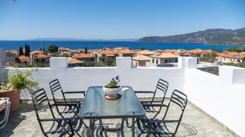 Kardamyli Apartment | Stella Rooms