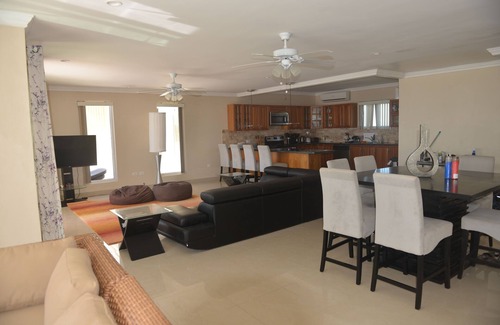 Stella Maris Villa | Stella Views has stunning 360 degree views of Long Island, Atlantic & Caribbean