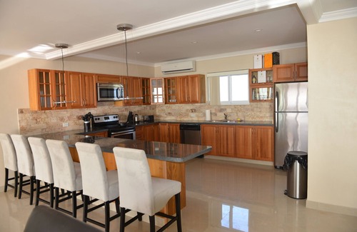 Stella Maris Villa | Stella Views has stunning 360 degree views of Long Island, Atlantic & Caribbean