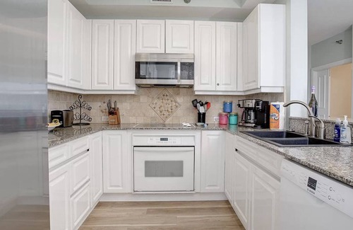 Ono Island Condo | Stellar 5 Star Reviews! Gorgeous Gulf Front Corner Unit