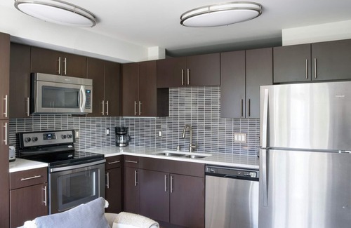 West Bellevue Apartment | Stellar Bellevue Jr 1BR w/Gym & Cafe, nr Restaurants, by Blueground