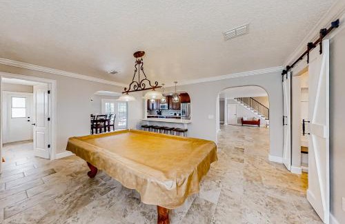 Palm Harbor House | Stellar Comet Court