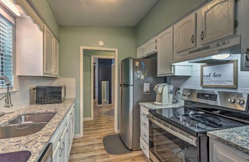 Wright House | Stellar Fort Walton Retreat about 2 Mi to Beach!
