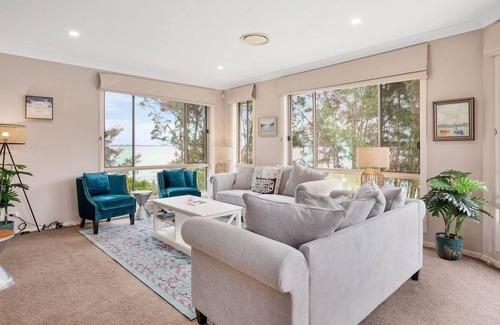 Rocky Point House | Stellar Lakefront House with Pool & Pool Table