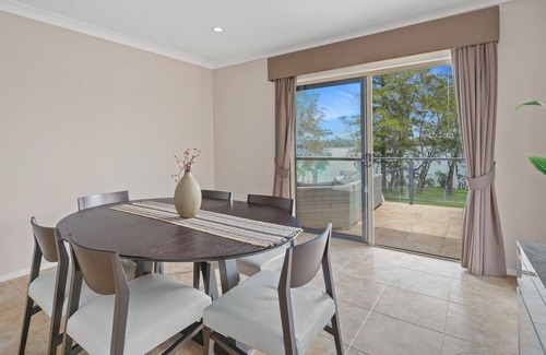 Rocky Point House | Stellar Lakefront House with Pool & Pool Table