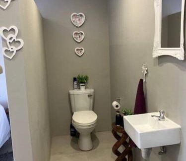 Keetmanshoop Apartment | Stellies Accommodation - Room 2