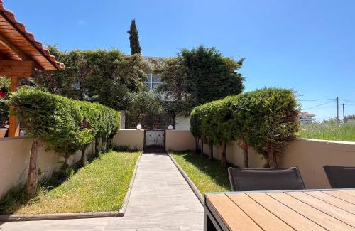 Flogita House | Stena Seaview Garden Maisonette