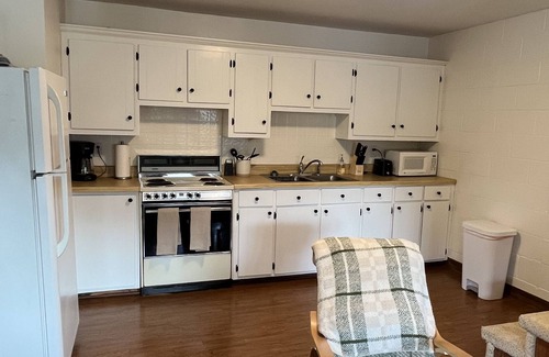 Florence Condo | Stenson Hollow Lake Condo