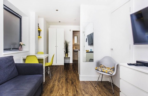Harringay Apartment | Step-free Fast Wifi Parking