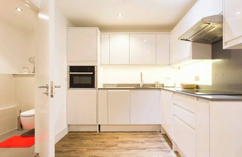 Harringay Apartment | Step-free Fast Wifi Parking