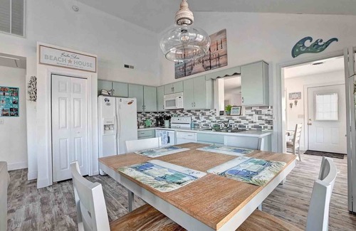 Clearwater House | Step into the beautiful "Easton Shore" home in the Clearwater community! WIFI, Community Pool, Tennis, Beach town, and more!