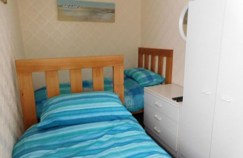 Amroth Apartment | Stepaside Holiday Home