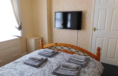 Amroth Apartment | Stepaside Holiday Home