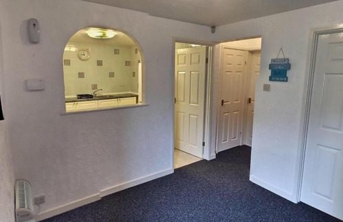 Amroth Apartment | Stepaside Holiday Home