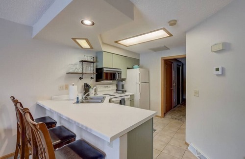Wisconsin Dells Condo | Steph's Waterfront Retreat
