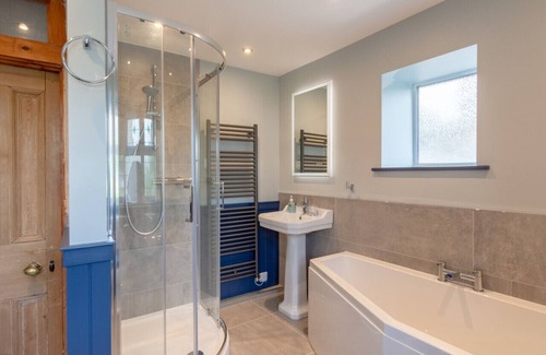 Hawes House | Steppe Haugh - Four Bedroom House, Sleeps 7