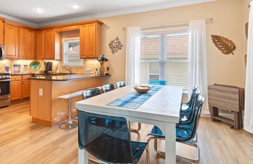 Ocean Isle Beach House | Steps away from the beach with loads of amenities