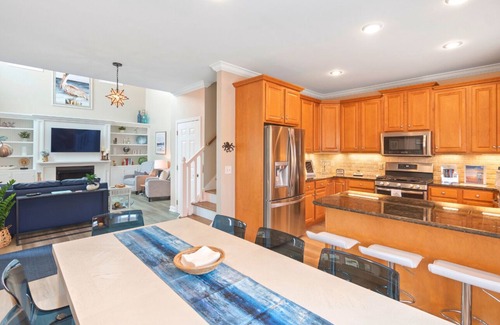 Ocean Isle Beach House | Steps away from the beach with loads of amenities