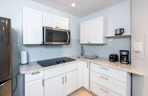 Sarasota Condo | Steps away from a relaxing time at Lido Beach! unit 8