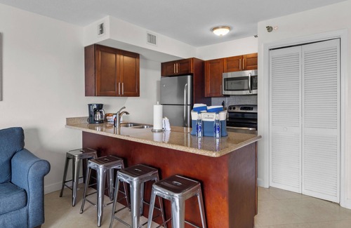 Tavernier Apartment | Steps Away from the Beach! 3 Spacious Units, Full Kitchens, Outdoor Pool!