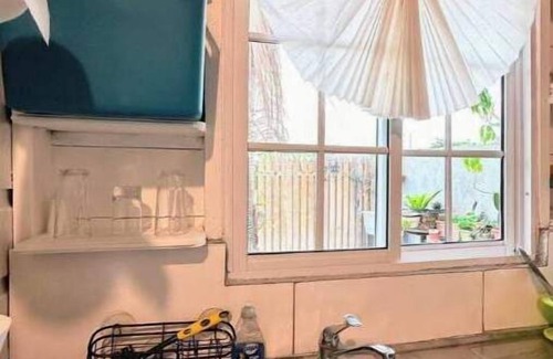 Whitehouse Cabin | Steps away from the beach! Cabin Life @ Happy Life Villas