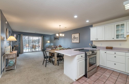 Table Rock Condo | Steps away from the outdoor pool. Family friendly Branson retreat.