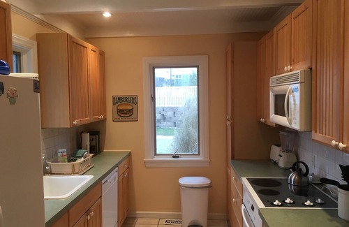 South Haven Cottage | Steps Away from the Beach