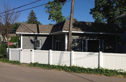 South Haven Cottage | Steps Away from the Beach