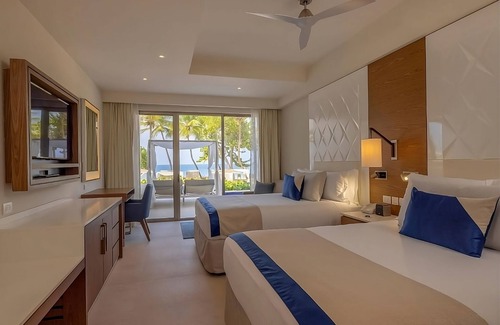 Morne Rouge House | Steps Away to Magazine Beach! Oceanfront Suite with Semi- Private Pool!