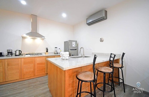 La Paz House | Steps from Beach, Pool & Dining, Central Location