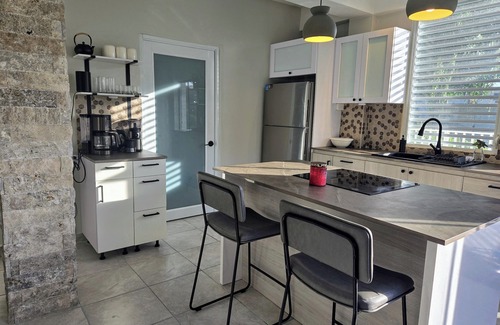 Emajagua House | Steps from Black Sand Beach 4-bedroom house in delightful Maunabo with AC, WiFi