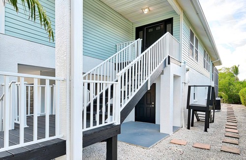 Bonita Springs House | Steps from Bonita Beach! Great family home with a pool on salt water canal!
