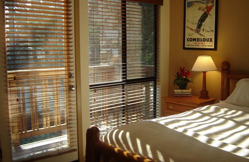 Mammoth Lakes Condo | Steps From Eagle Express - Central Location - In Summit Resort w/Full Amenities