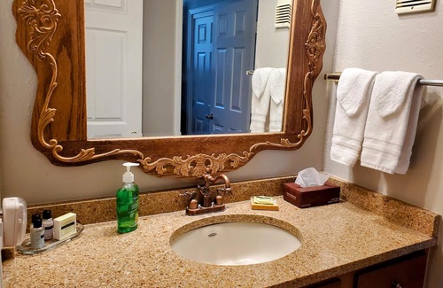 Mammoth Lakes Condo | Steps From Eagle Express - Central Location - In Summit Resort w/Full Amenities