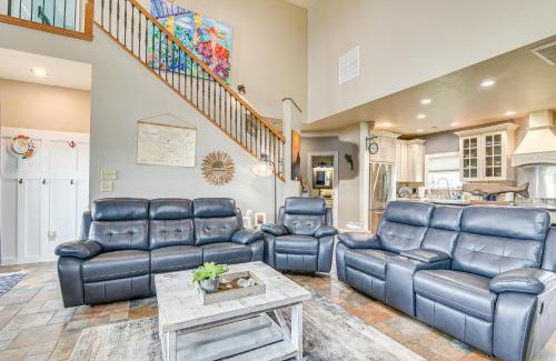 San Luis House | Steps from Gulf Freeport Home with Water Views