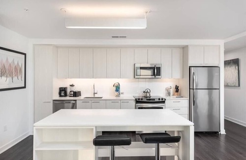 Reston Apartment | Steps from Lake Fairfax Park | Fireplace Lounge