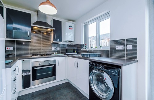 Chorlton-on-Medlock House | Steps from O2 Apollo & Oxford Road