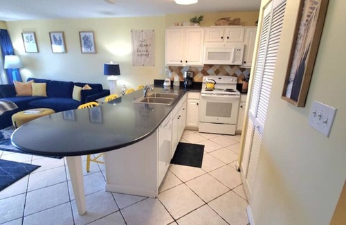 Fort Walton Beach Condo | Steps From Paradise- Island Sands 104