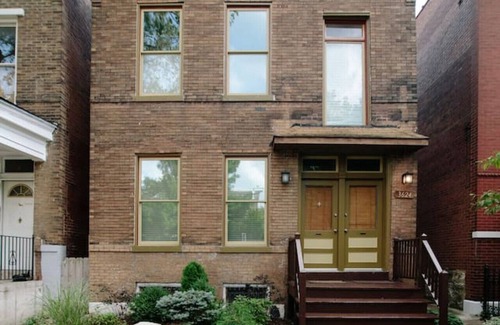 Tower Grove South Apartment | Steps from S Grand Ave and Tower Grove Park